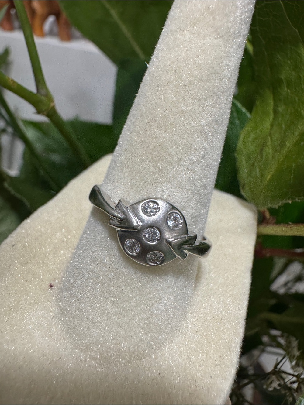 14 k white gold ring with diamonds